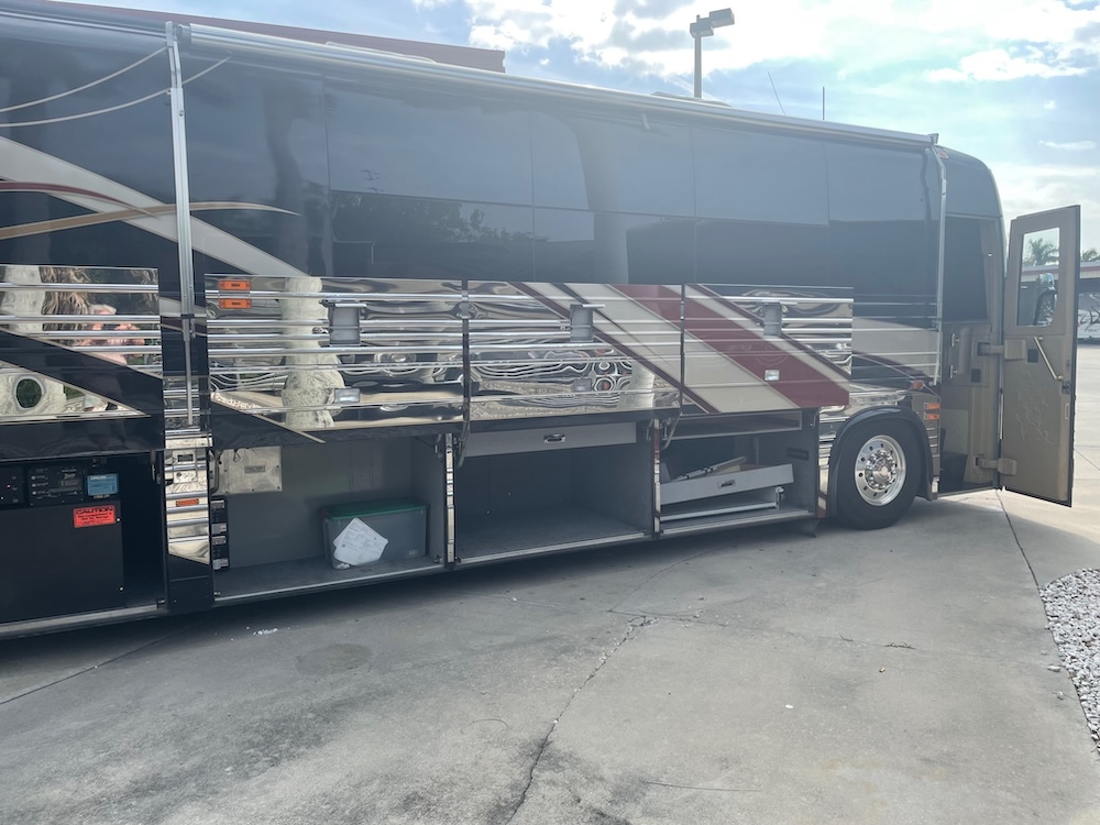 2001 Prevost Country Coach XLII For Sale