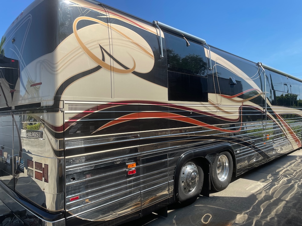 2001 Prevost Country Coach XLII For Sale