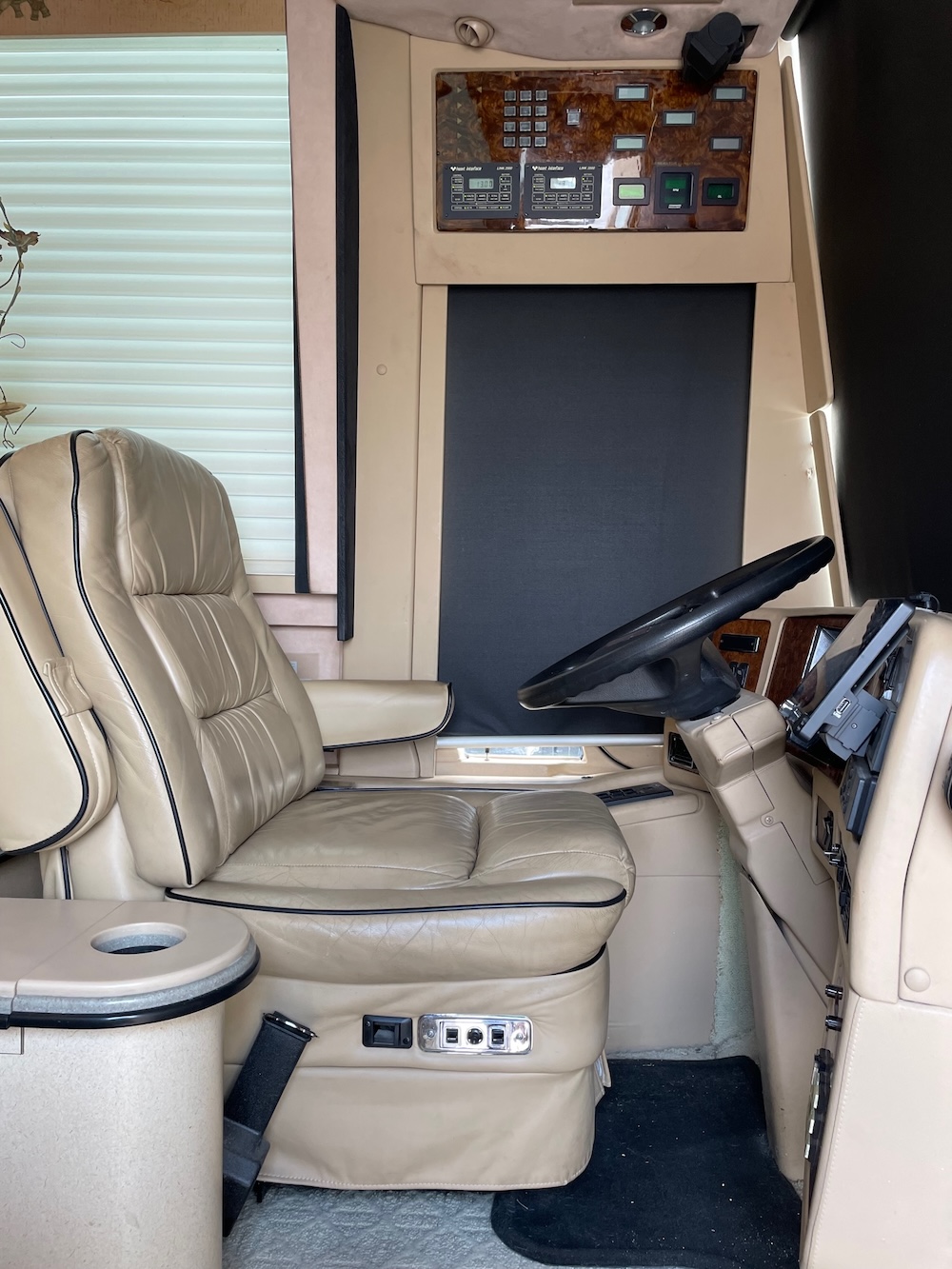 2001 Prevost Country Coach XLII For Sale