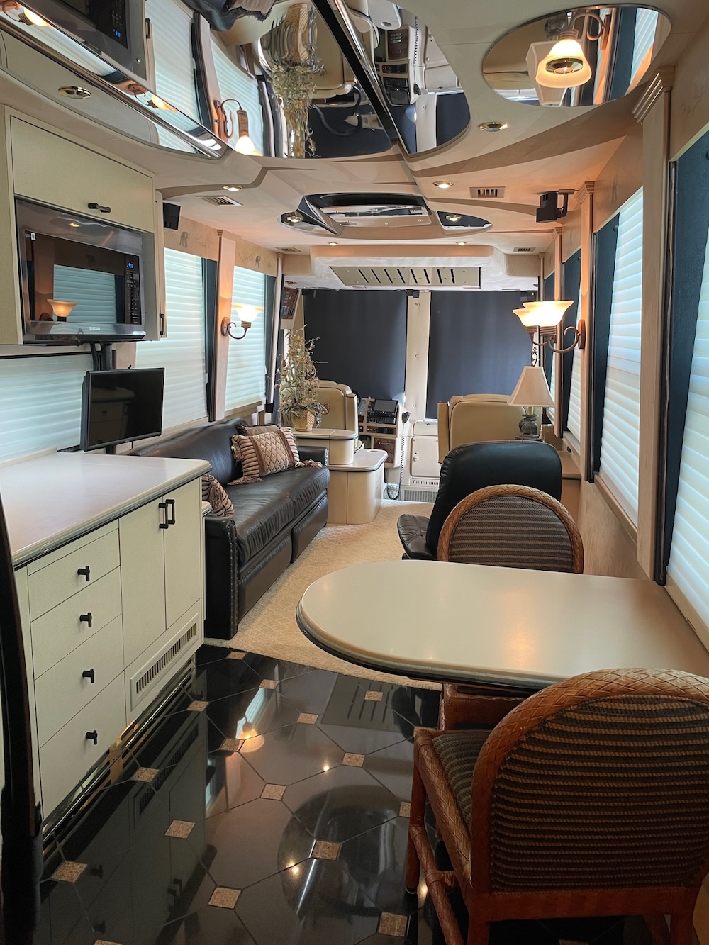 2001 Prevost Country Coach XLII For Sale