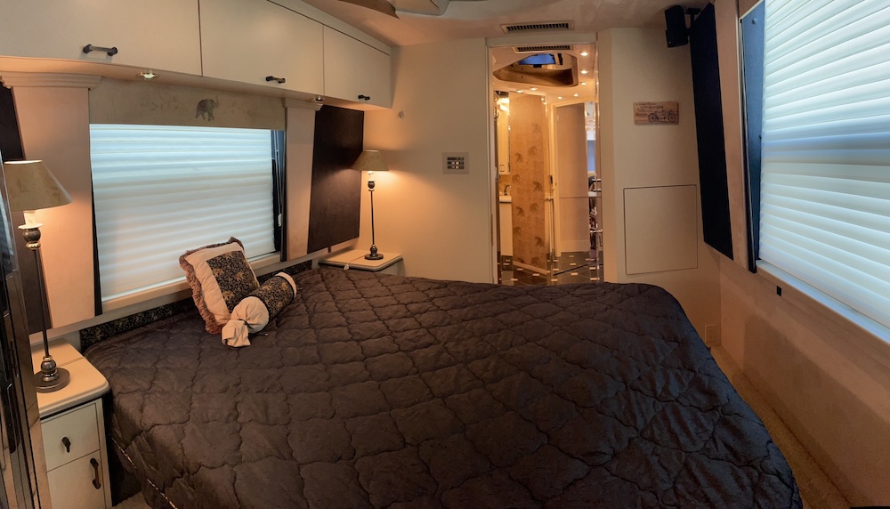 2001 Prevost Country Coach XLII For Sale