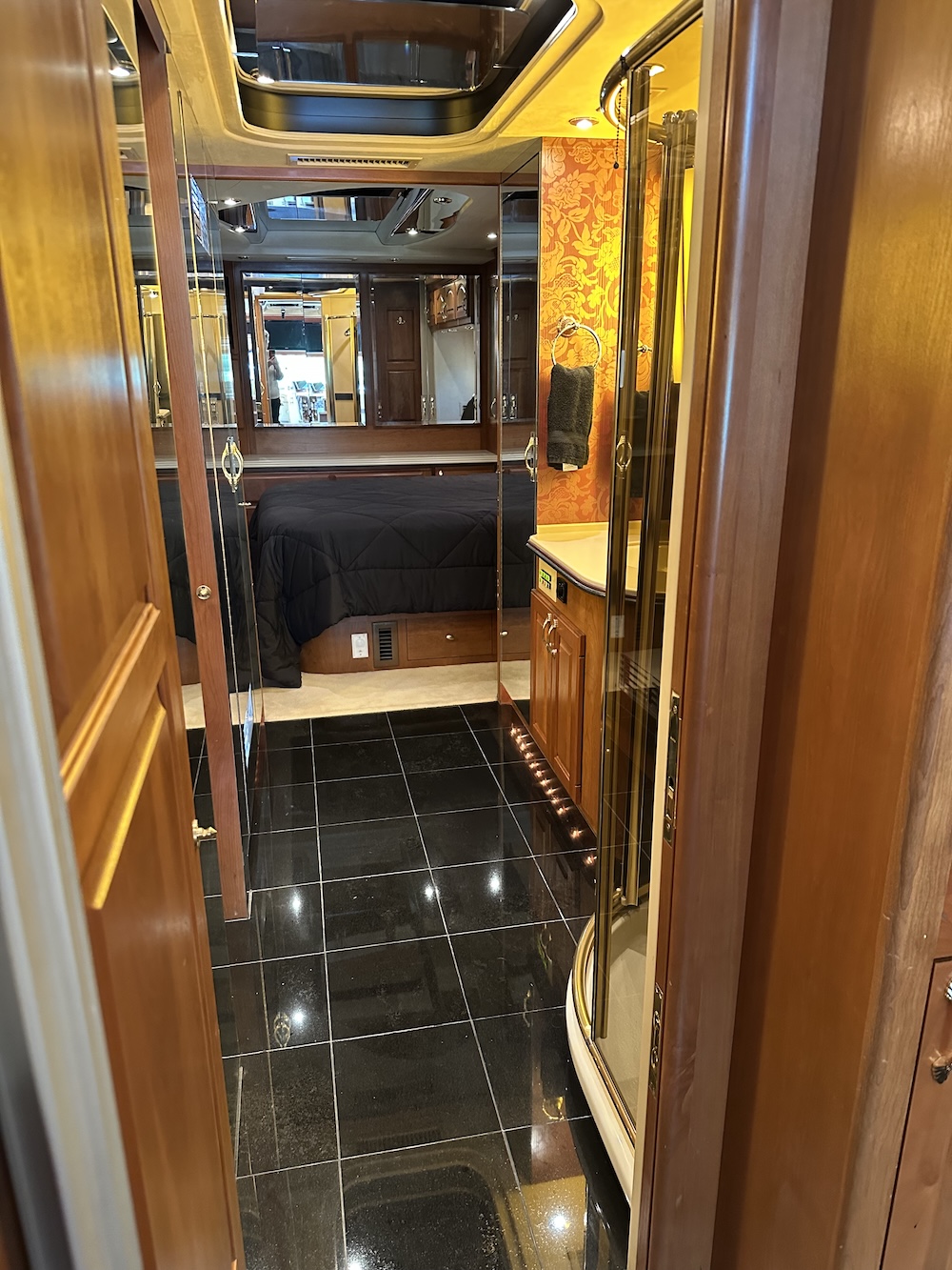 2001 Prevost Country Coach XLII For Sale