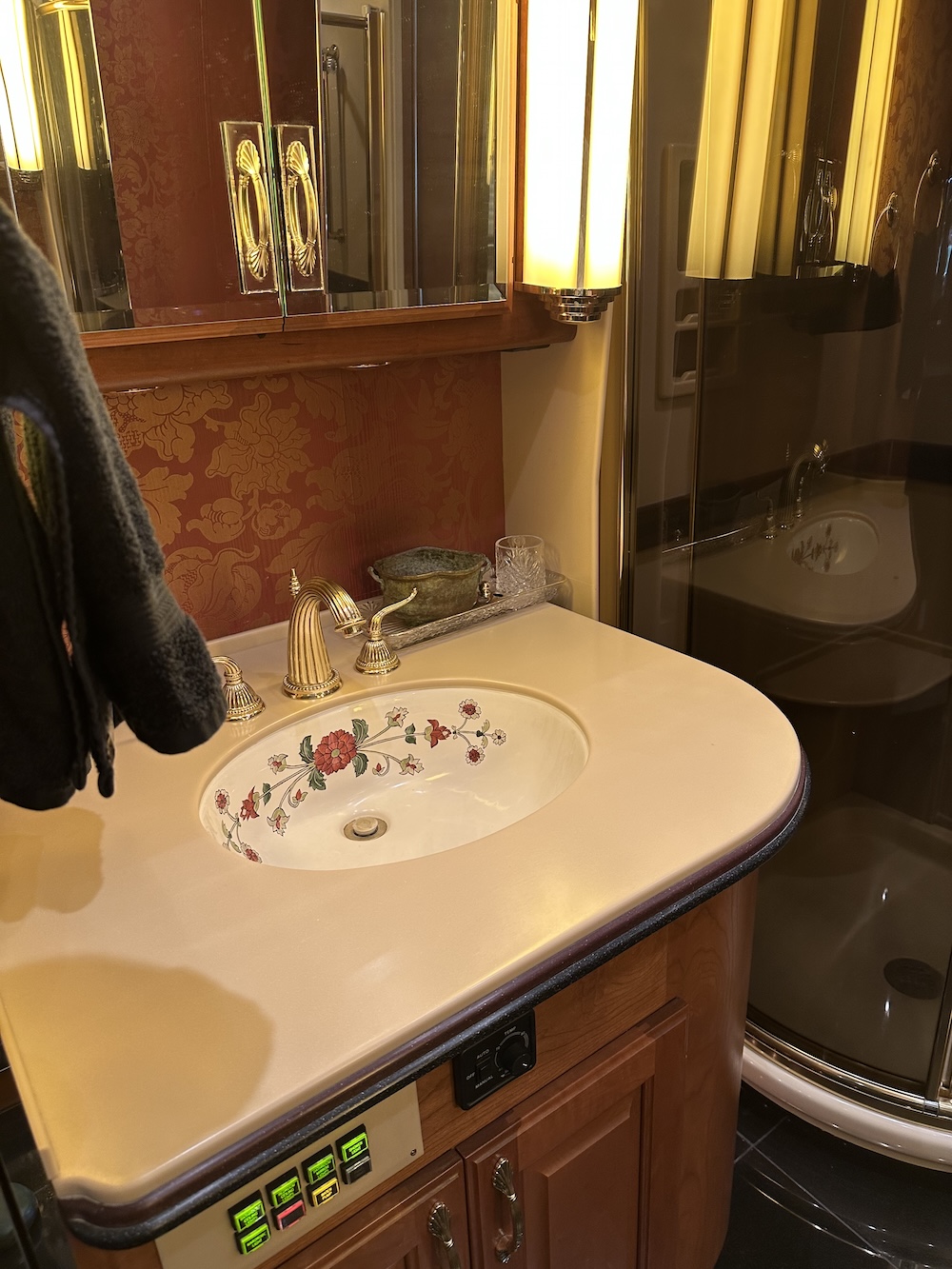 2001 Prevost Country Coach XLII For Sale