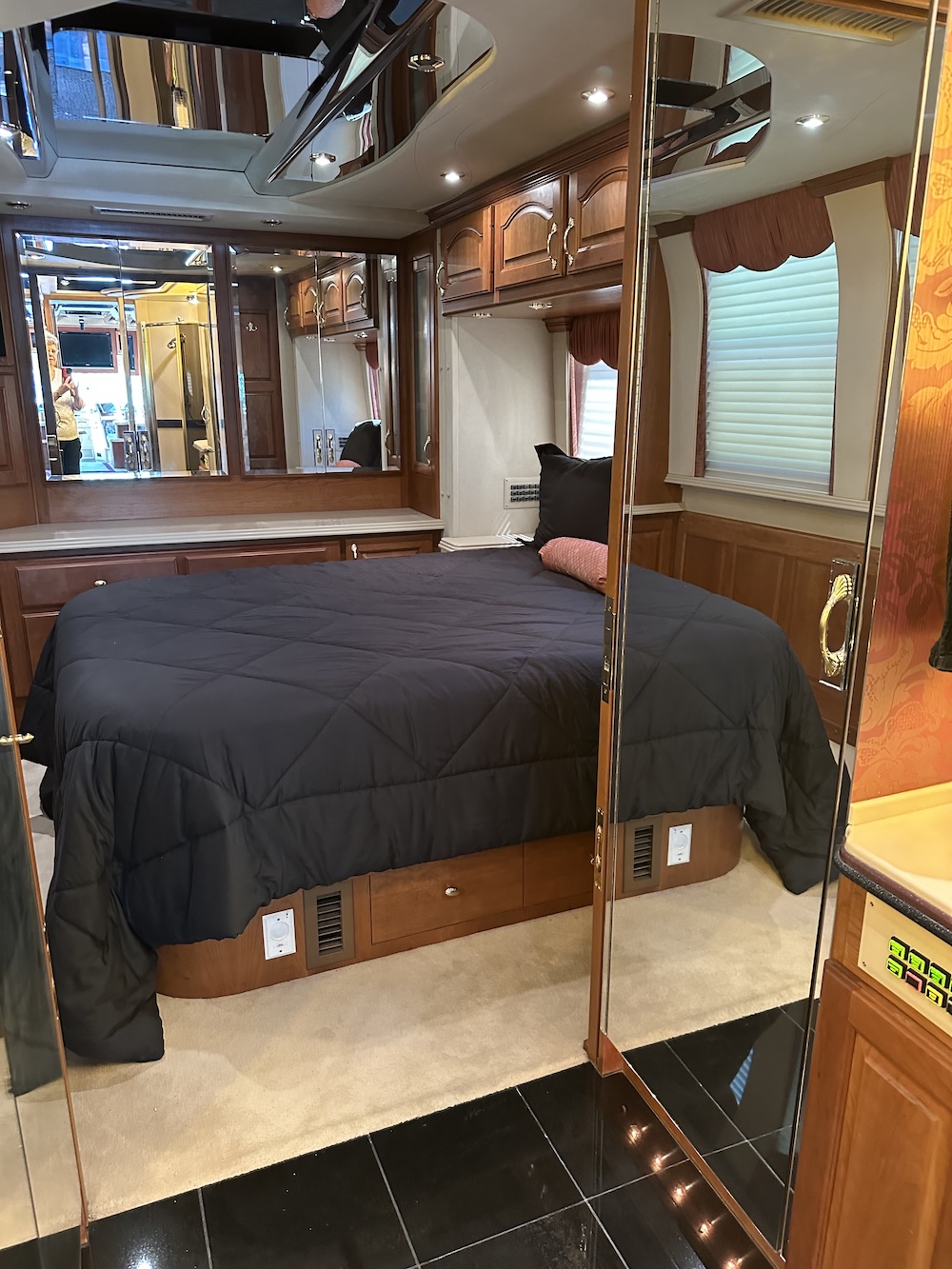 2001 Prevost Country Coach XLII For Sale