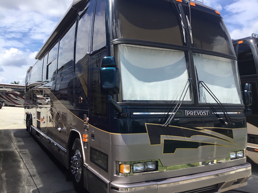 2001 Prevost Featherlite H3-45 For Sale