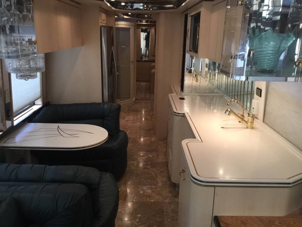 2001 Prevost Featherlite H3-45 For Sale