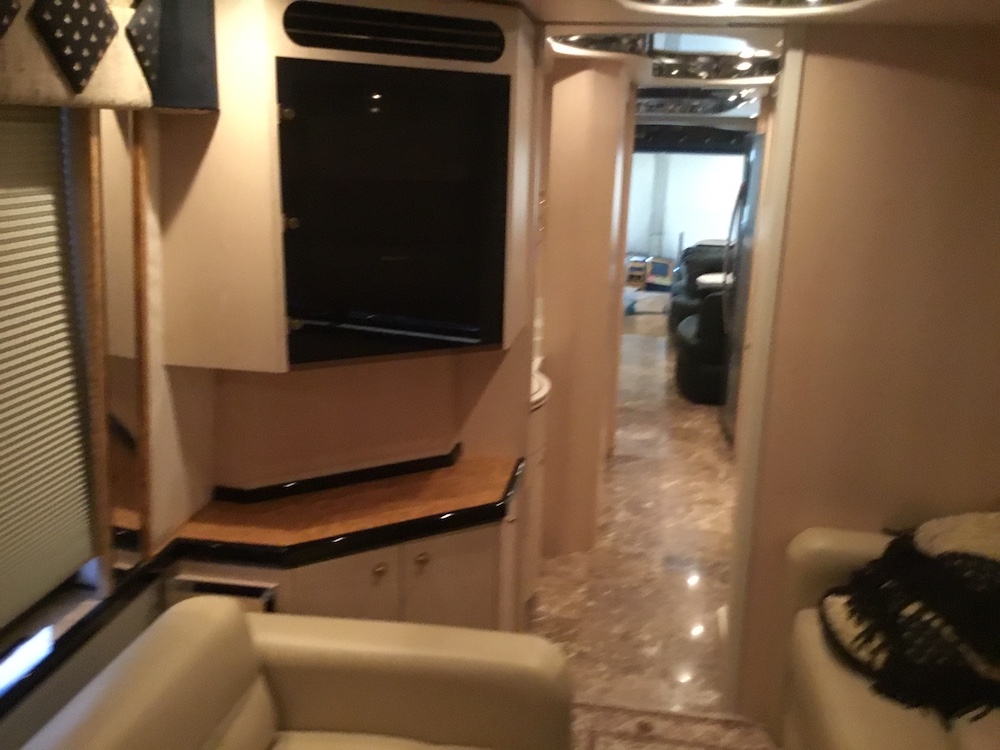 2001 Prevost Featherlite H3-45 For Sale