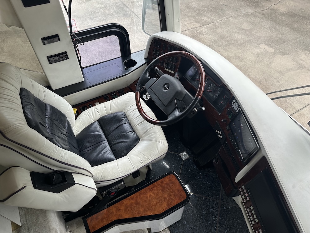 2001 Prevost Featherlite H3-45 For Sale
