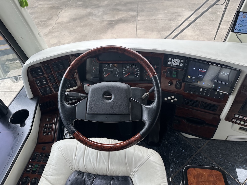2001 Prevost Featherlite H3-45 For Sale