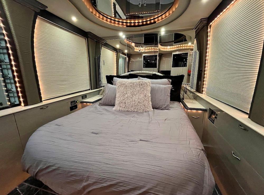 2001 Prevost Liberty XLII For Sale