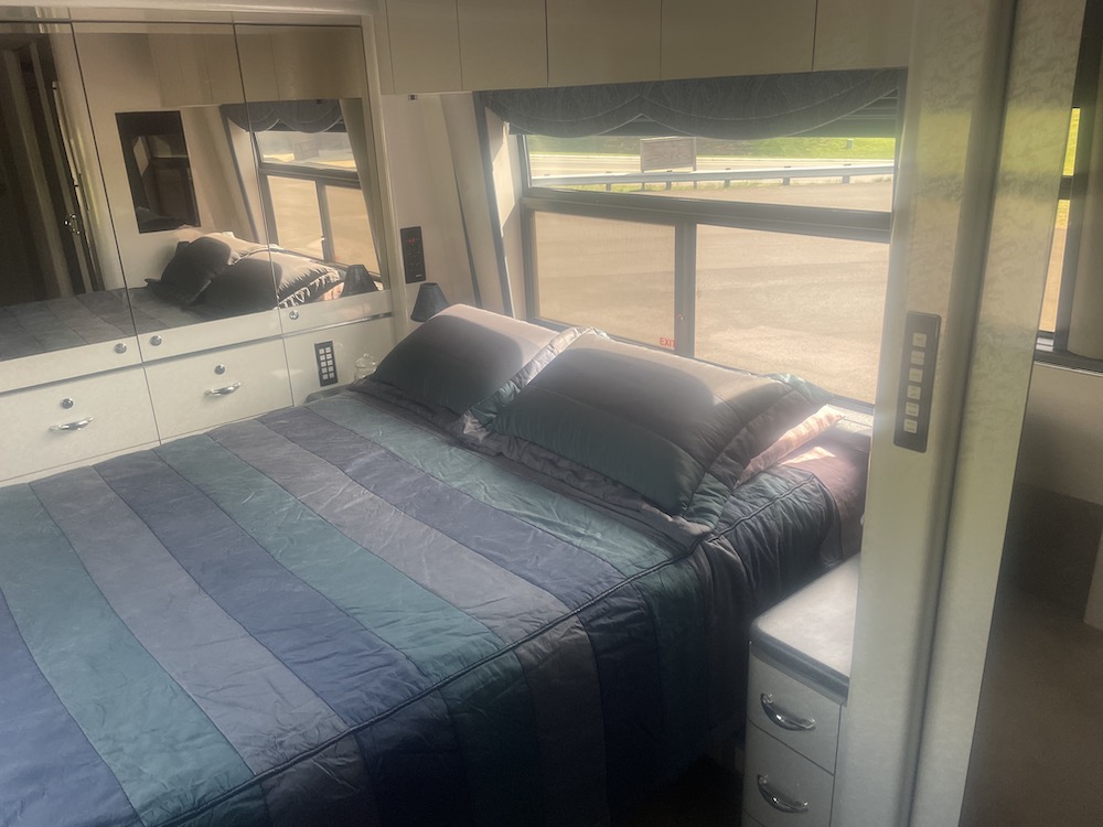 2001 Prevost Marathon H3-45 For Sale