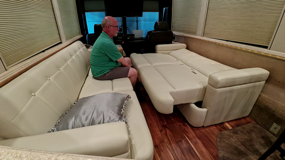 2001 Prevost Marathon XLII For Sale