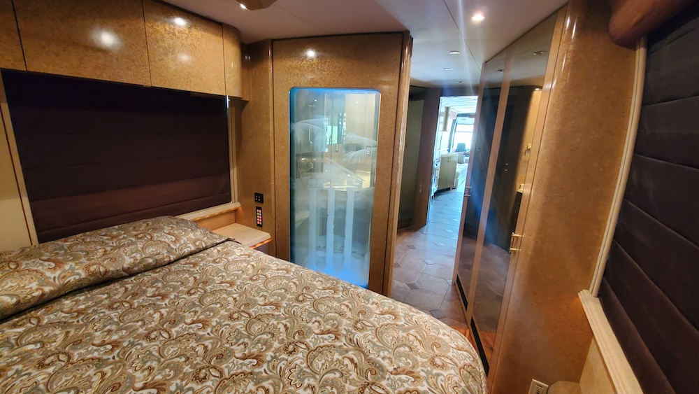 2001 Prevost Marathon XLII For Sale