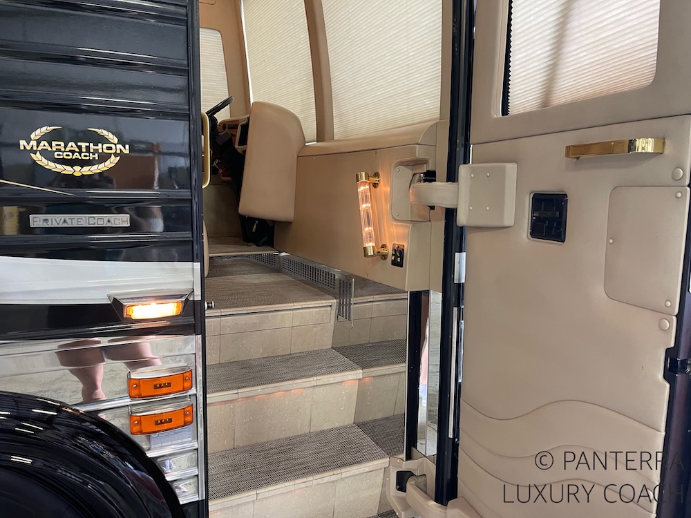 2001 Prevost Marathon XLII For Sale