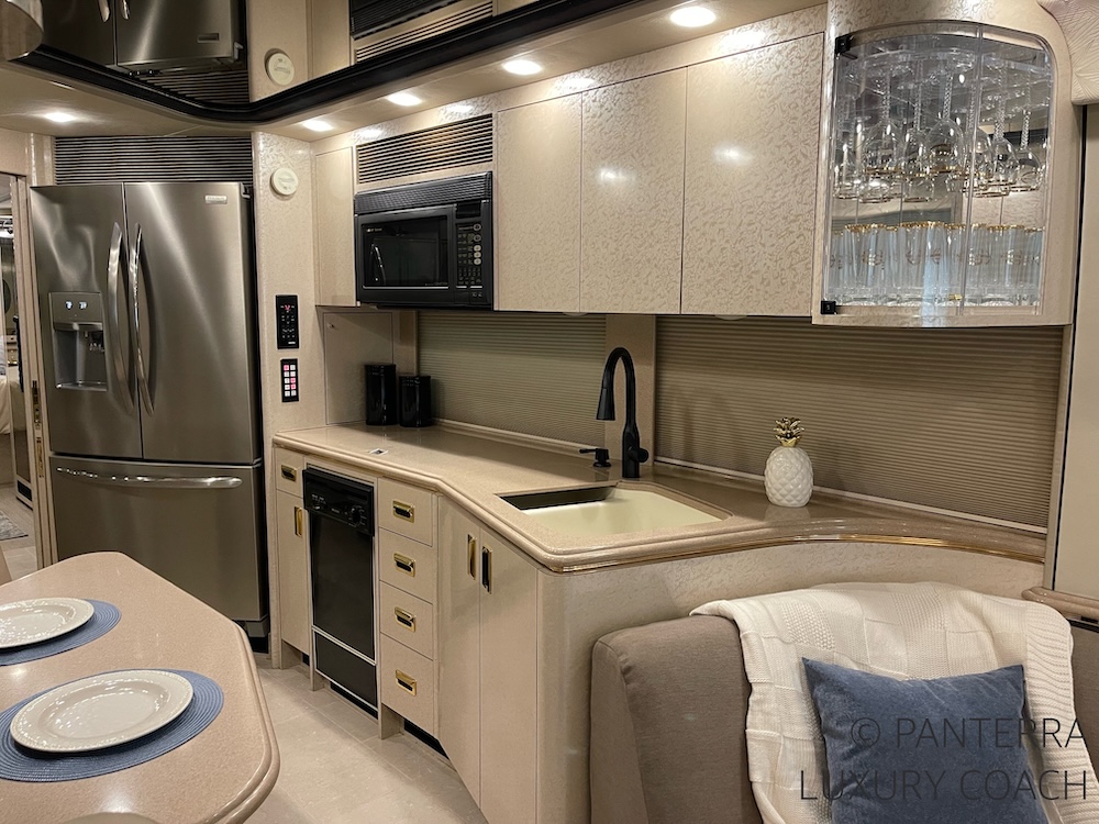 2001 Prevost Marathon XLII For Sale