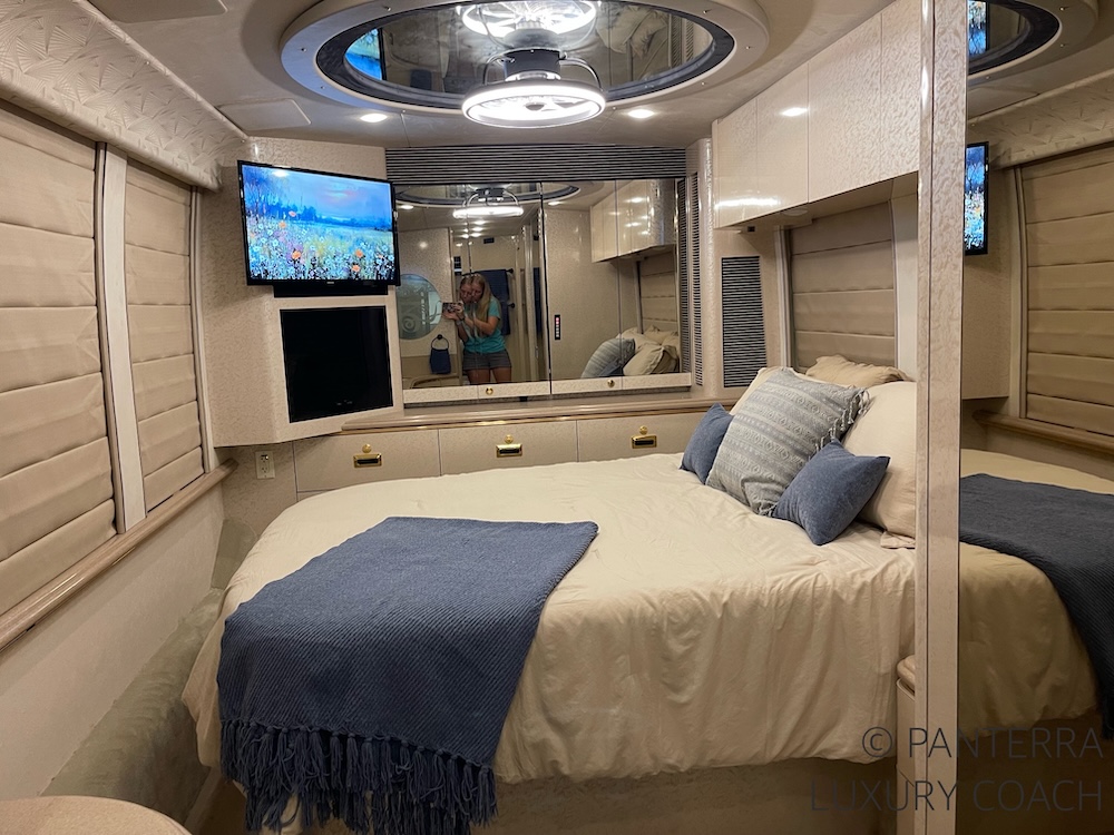 2001 Prevost Marathon XLII For Sale