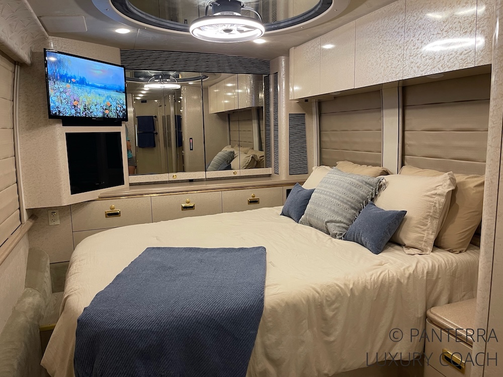 2001 Prevost Marathon XLII For Sale