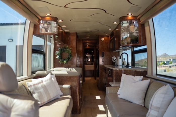 2001 Prevost Marathon XLII For Sale