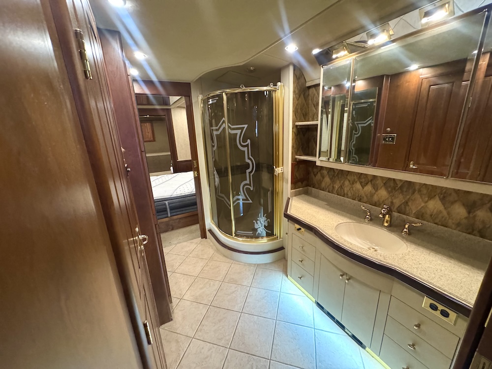 2001 Prevost Royale XLII For Sale