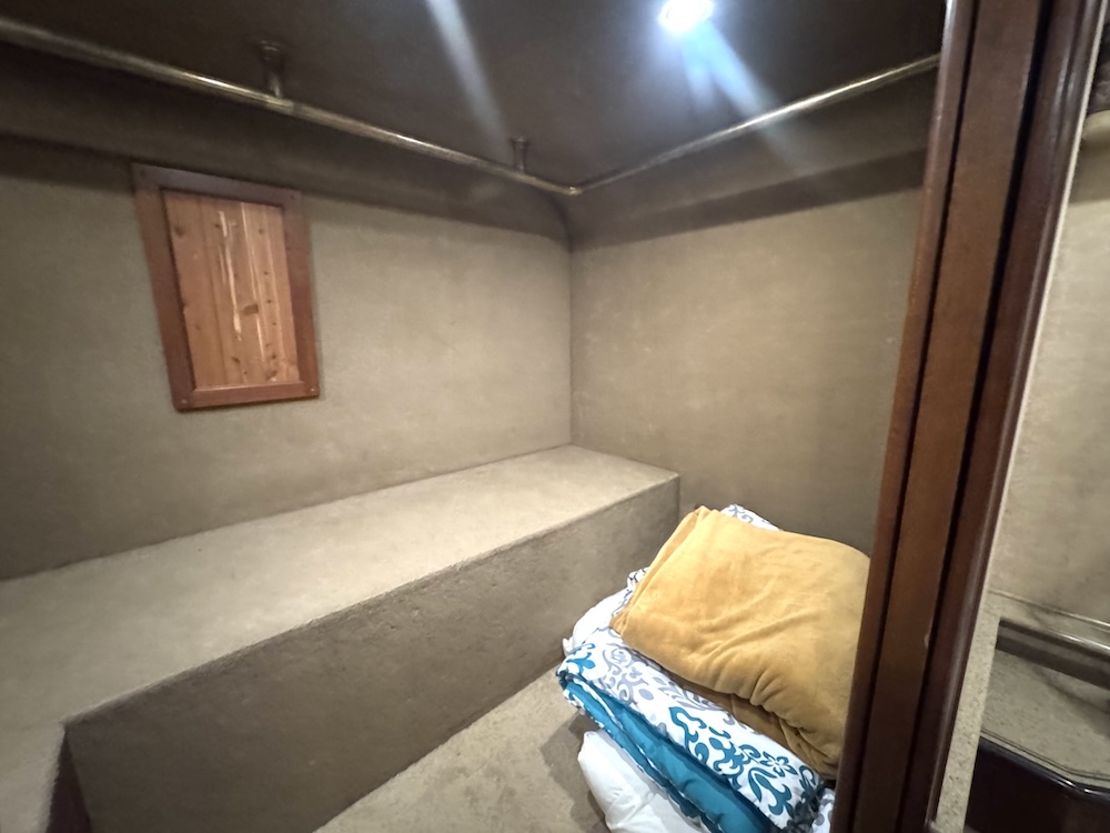 2001 Prevost Royale XLII For Sale