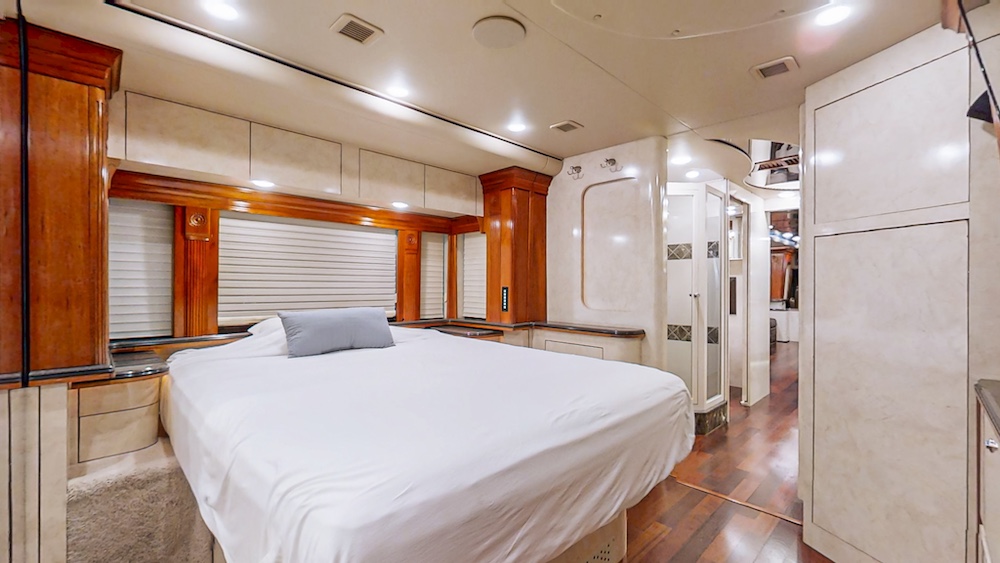 2001 Prevost Vision XLII For Sale