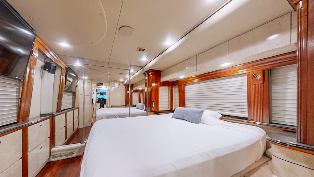 2001 Prevost Vision XLII For Sale