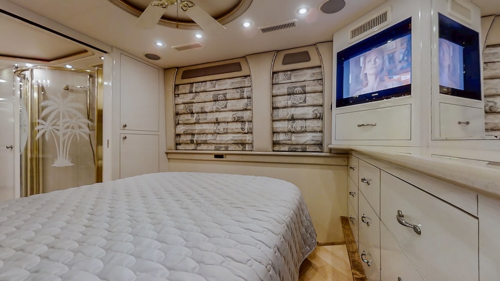 2002 Prevost American XLII For Sale