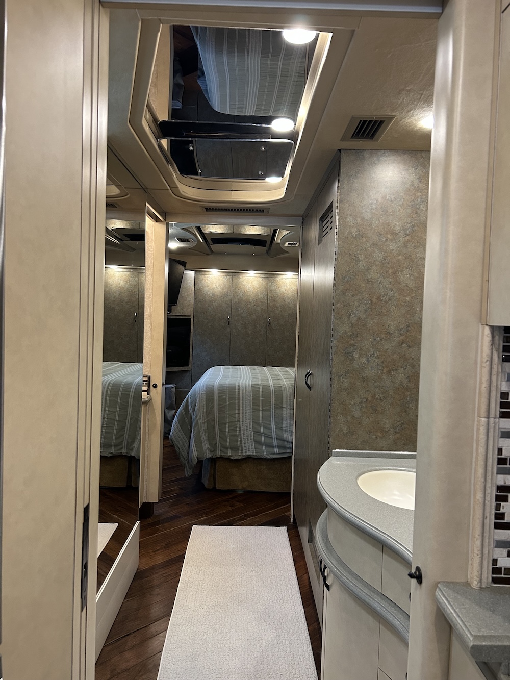 2002 Prevost Country Coach XLII For Sale