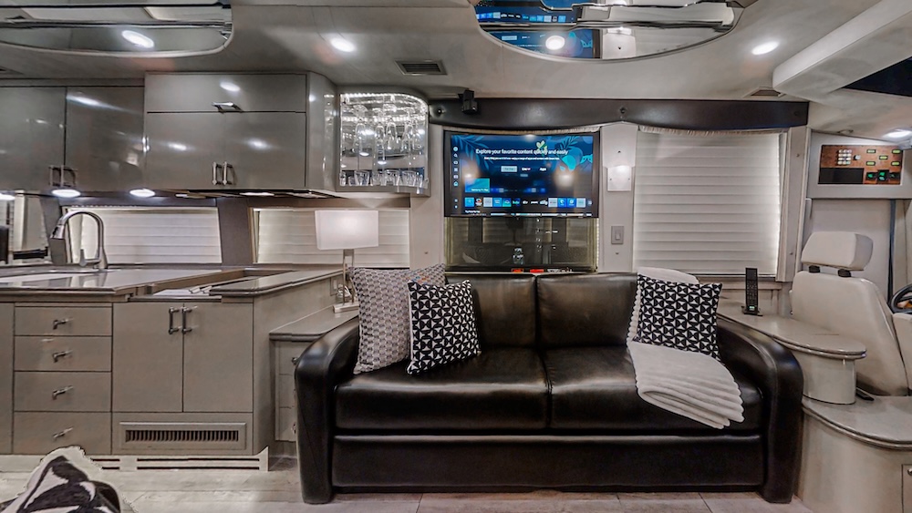 2002 Prevost Country Coach XLII For Sale