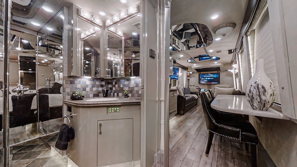 2002 Prevost Country Coach XLII For Sale