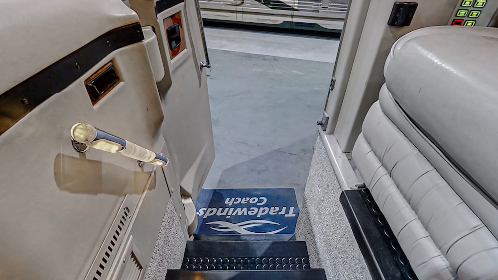 2002 Prevost Country Coach XLII For Sale