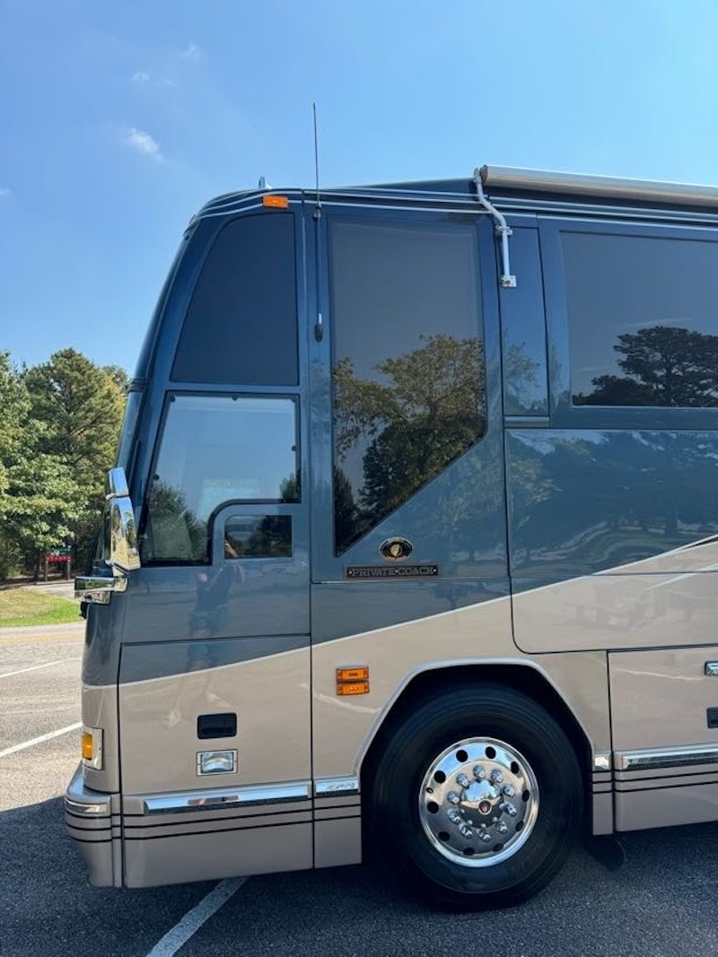 2002 Prevost Featherlite  H3-45 For Sale