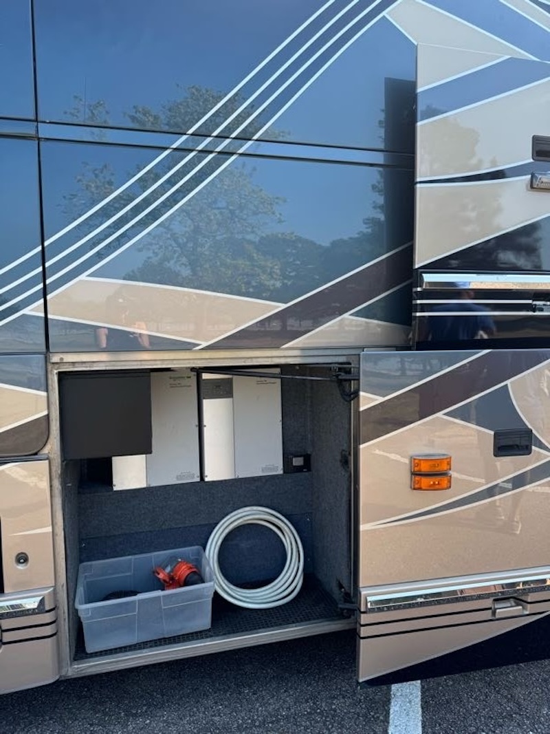 2002 Prevost Featherlite  H3-45 For Sale