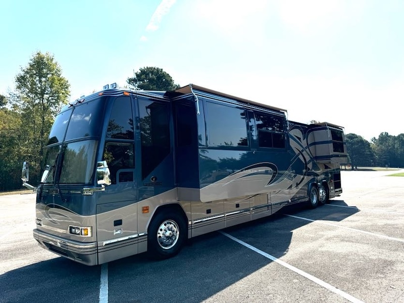 2002 Prevost Featherlite  H3-45 For Sale