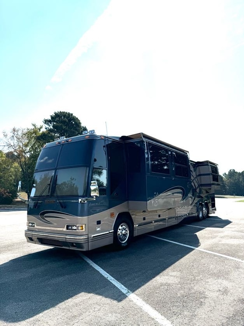 2002 Prevost Featherlite  H3-45 For Sale