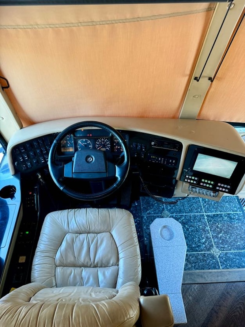 2002 Prevost Featherlite  H3-45 For Sale