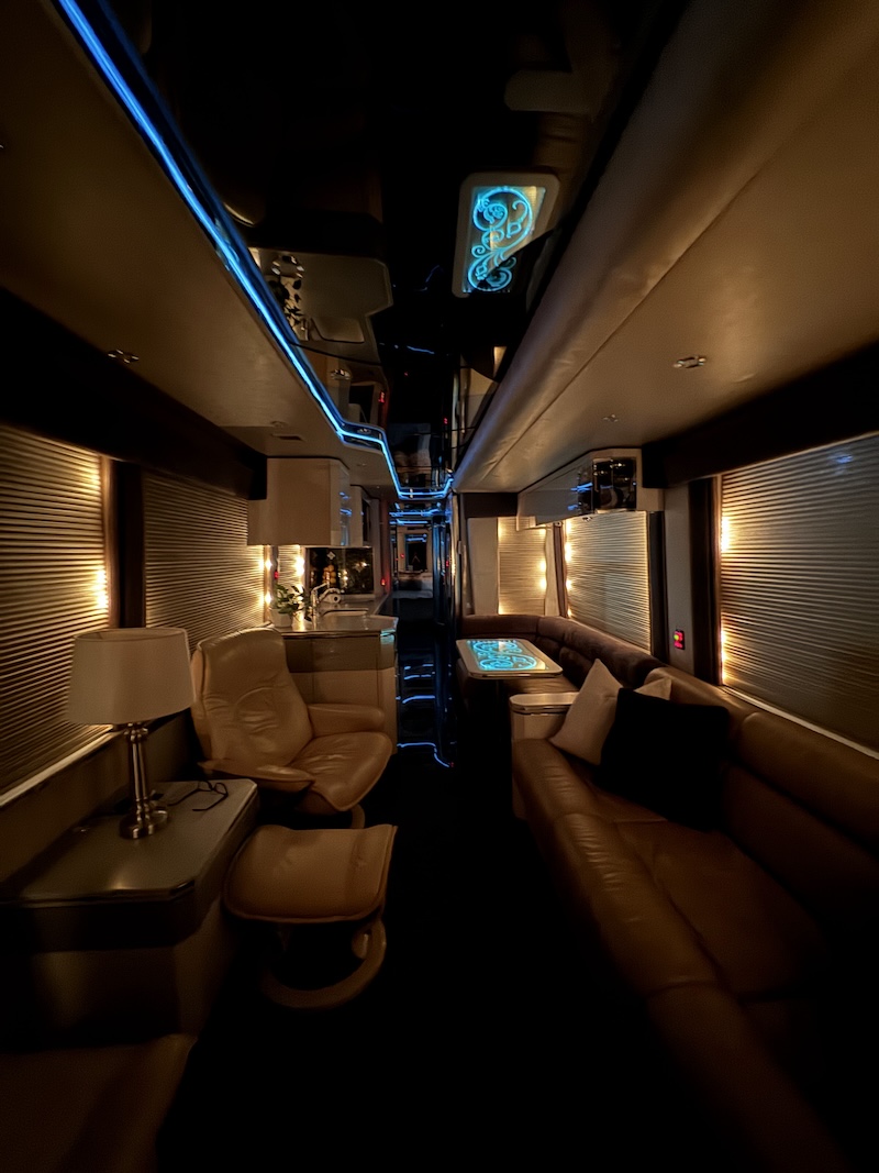 2002 Prevost Featherlite  H3-45 For Sale