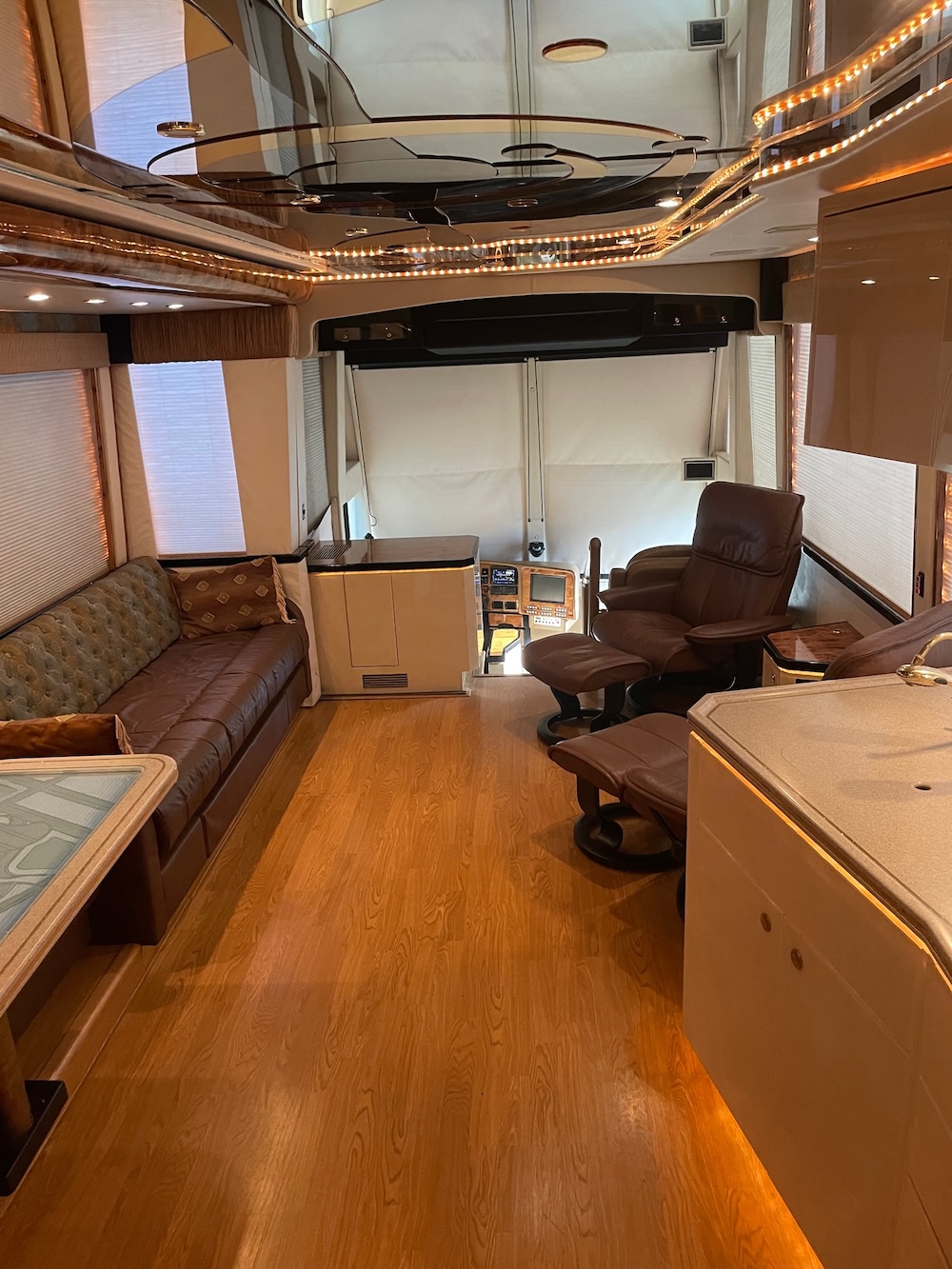 2002 Prevost Featherlite H3-45 For Sale