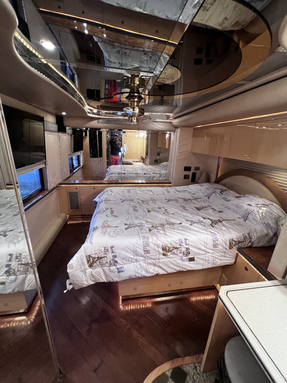 2002 Prevost Featherlite H3-45 For Sale