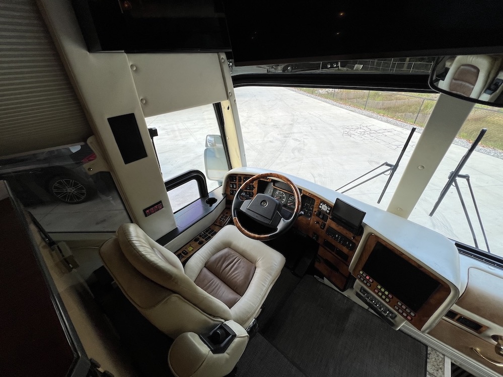 2002 Prevost Featherlite H3-45 For Sale