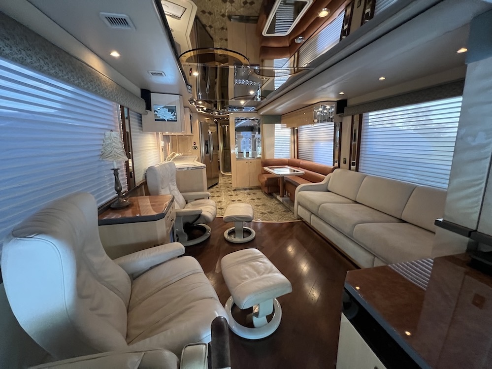 2002 Prevost Featherlite H3-45 For Sale