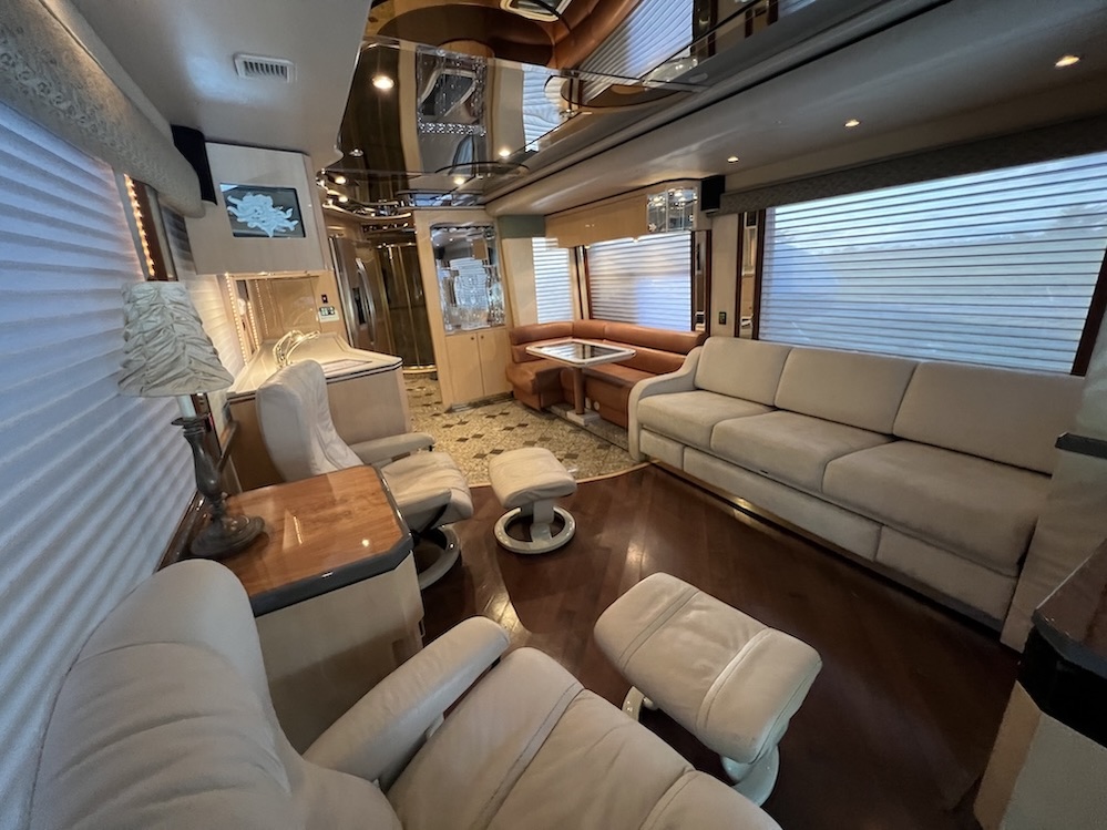 2002 Prevost Featherlite H3-45 For Sale