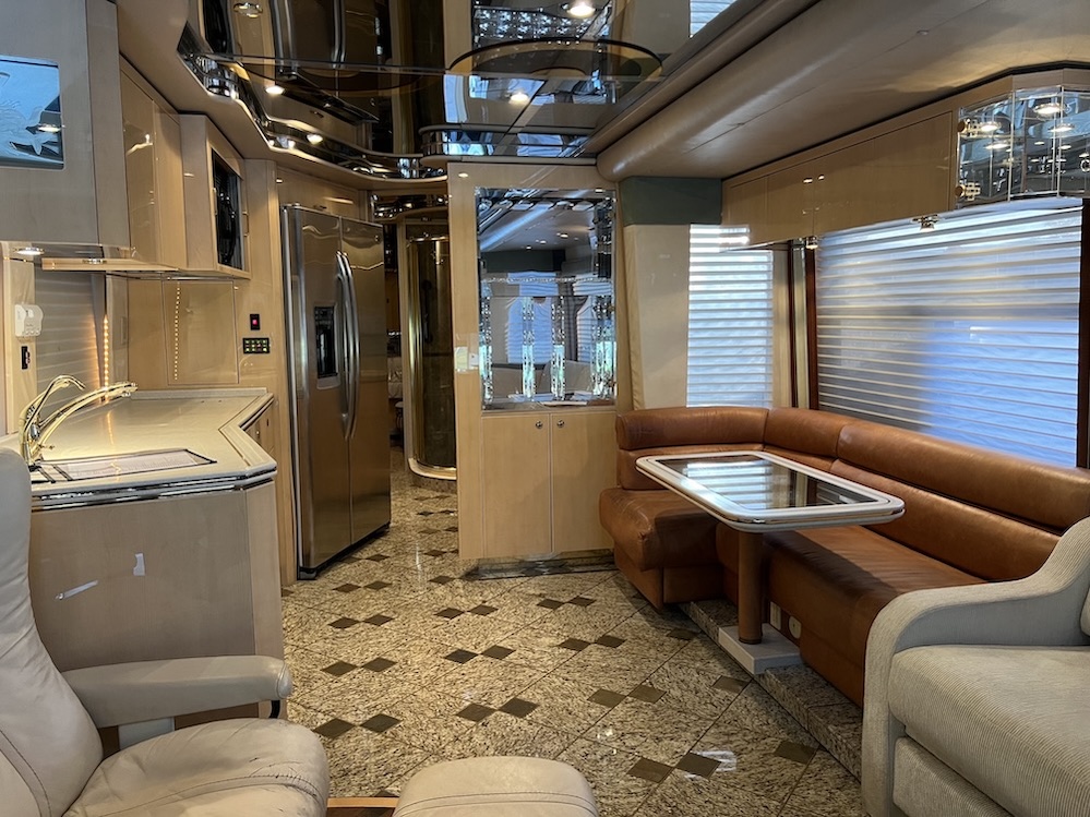 2002 Prevost Featherlite H3-45 For Sale