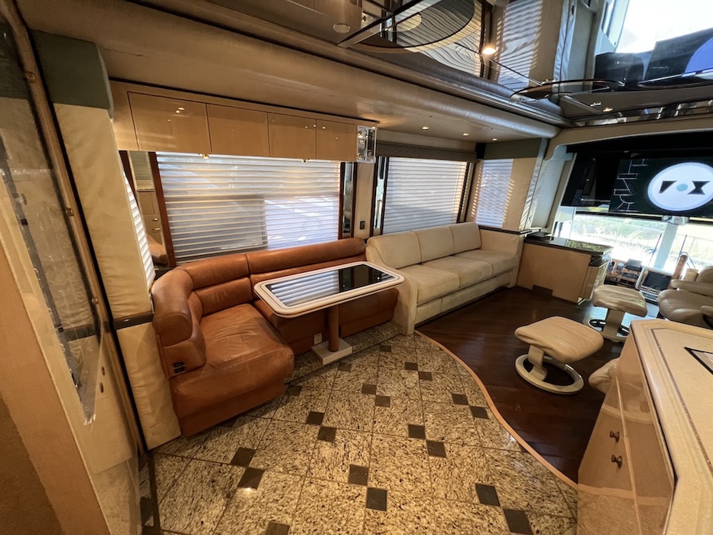 2002 Prevost Featherlite H3-45 For Sale