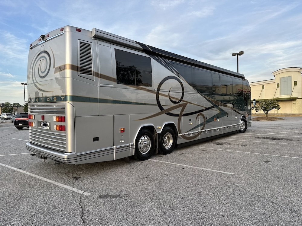 2002 Prevost Featherlite H3-45 For Sale