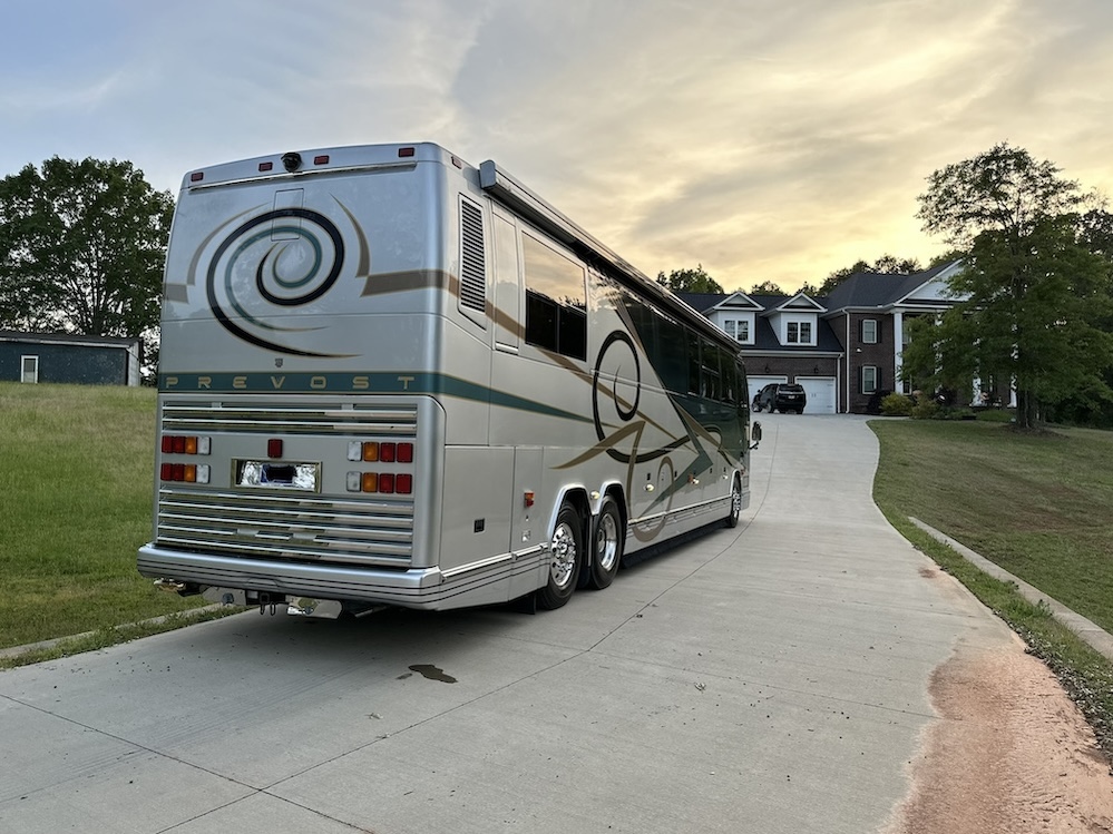 2002 Prevost Featherlite H3-45 For Sale