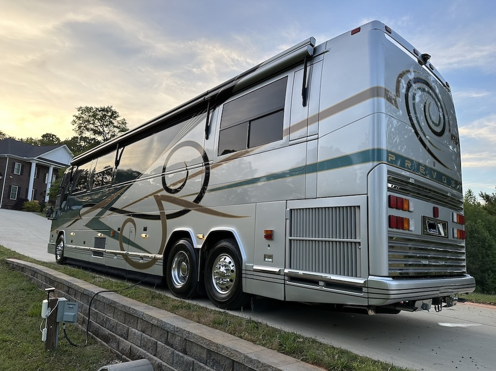 2002 Prevost Featherlite H3-45 For Sale