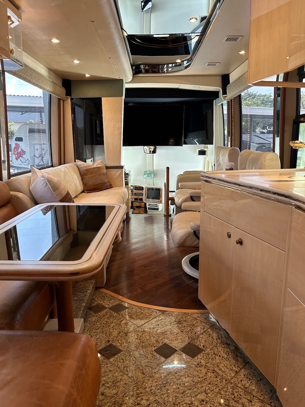 2002 Prevost Featherlite H3-45 For Sale