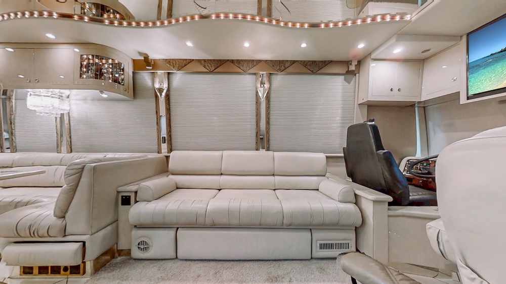 2002 Prevost Featherlite XLII For Sale
