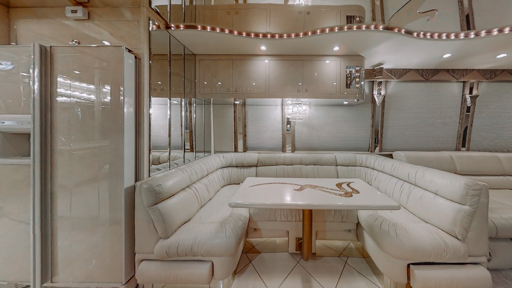 2002 Prevost Featherlite XLII For Sale